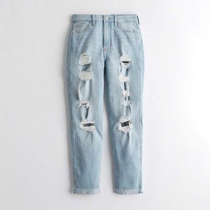 Hollister Curvy High-Rise Mom Jeans